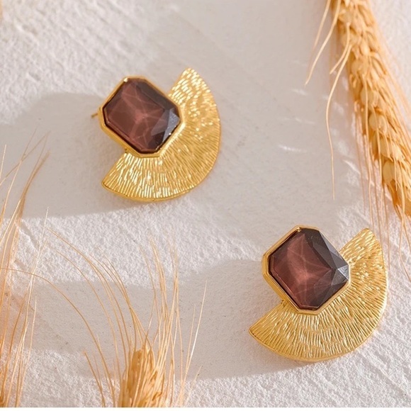 18K Gold Plated Vintage Brown Stud Earrings - Picture 5 of 7
